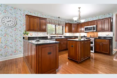 1660 Castillian Way, Mundelein, IL 60060 - Photo 23