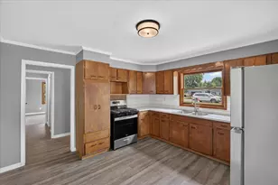 802 Darwin Dr, Machesney Park, IL 61115 - Photo 9