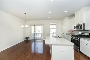 69 Nicholas Dr W, Des Plaines, IL 60016 - Photo 7