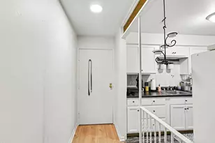 2711 Hobson Rd, Woodridge, IL 60517 - Photo 9
