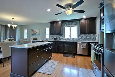 823 Milbeck Avenue, Elk Grove Village, IL 60007 - Photo 11