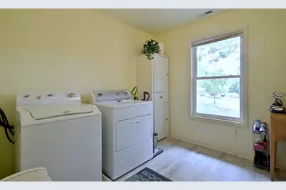 823 Milbeck Avenue, Elk Grove Village, IL 60007 - Photo 35