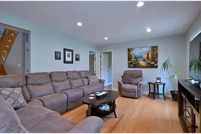 823 Milbeck Avenue, Elk Grove Village, IL 60007 - Photo 19
