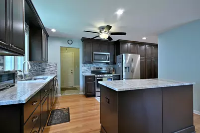 823 Milbeck Avenue, Elk Grove Village, IL 60007 - Photo 13