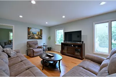 823 Milbeck Avenue, Elk Grove Village, IL 60007 - Photo 25