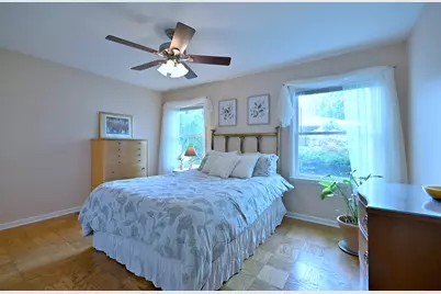 823 Milbeck Avenue, Elk Grove Village, IL 60007 - Photo 29