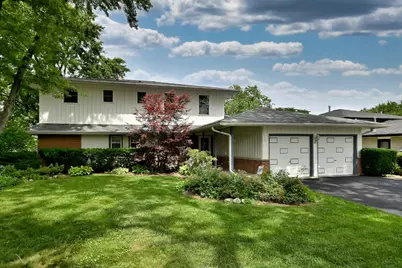 823 Milbeck Avenue, Elk Grove Village, IL 60007 - Photo 1