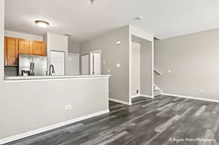 487 S Litchfield Dr, Round Lake, IL 60073 - Photo 5