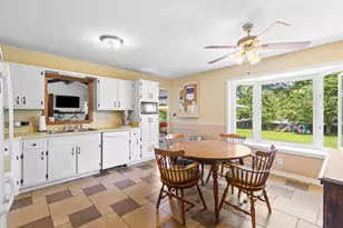 158 Tammy Ln, Lake Holiday, IL 60552 - Photo 7