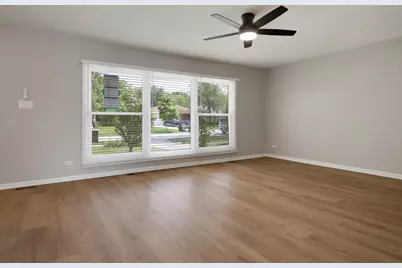 1060 Warwick Lane, Elk Grove Village, IL 60007 - Photo 5