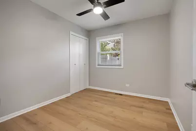 1060 Warwick Lane, Elk Grove Village, IL 60007 - Photo 15
