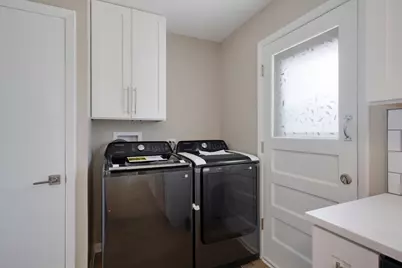 1060 Warwick Lane, Elk Grove Village, IL 60007 - Photo 11