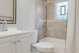 1060 Warwick Ln, Elk Grove Village, IL 60007 - Photo 17