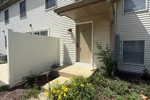 121 Spuhler Dr, Batavia, IL 60510 - Photo 1