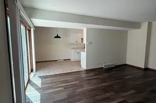 121 Spuhler Dr, Batavia, IL 60510 - Photo 5
