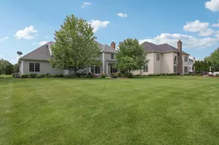 40W612 N Blue Lake Cir, Campton Hills, IL 60175 - Photo 45
