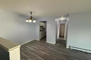 1195 Meadow Ln, Hoffman Estates, IL 60169 - Photo 3