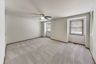 816 Mansfield Ct, Schaumburg, IL 60194 - Photo 11