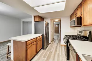 816 Mansfield Ct, Schaumburg, IL 60194 - Photo 7