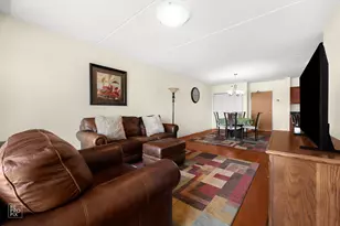 9864 Leland Ave, Schiller Park, IL 60176 - Photo 5