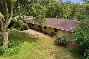 109 E Park View Dr, Forrest, IL 61741 - Photo 9