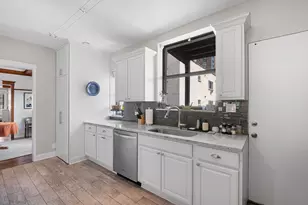 3749 N Pine Grove Ave, Chicago, IL 60613 - Photo 11