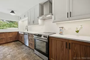 24 W Stonegate Dr, Prospect Heights, IL 60070 - Photo 5