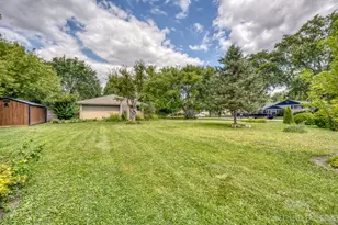 24 W Stonegate Dr, Prospect Heights, IL 60070 - Photo 33