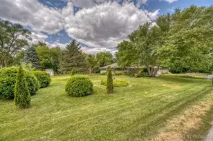 24 W Stonegate Dr, Prospect Heights, IL 60070 - Photo 35