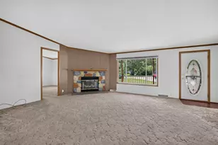 414 N Pine St, Gardner, IL 60424 - Photo 9