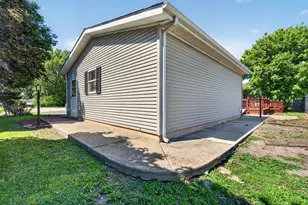 414 N Pine St, Gardner, IL 60424 - Photo 43