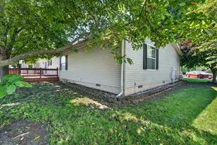 414 N Pine St, Gardner, IL 60424 - Photo 41