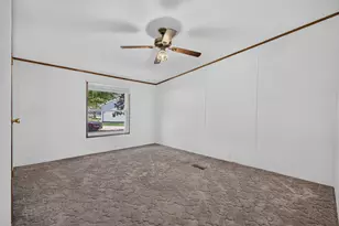 414 N Pine St, Gardner, IL 60424 - Photo 7