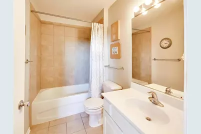 1645 W Ogden Avenue #420, Chicago, IL 60612 - Photo 13
