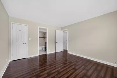 670 Pinecrest Drive #101, Prospect Heights, IL 60070 - Photo 9
