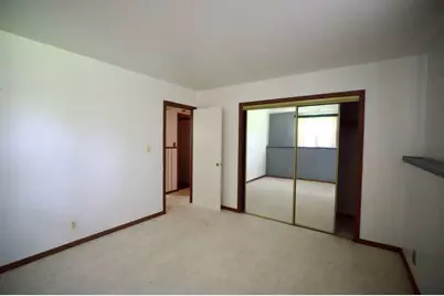 3914 Raycraft Road, Woodstock, IL 60098 - Photo 5