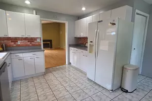 8418 W Crain St, Niles, IL 60714 - Photo 9