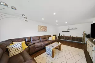 840 Wellington Ave, Elk Grove Village, IL 60007 - Photo 9