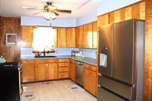 230 N Cherry St, Centralia, IL 62801 - Photo 23