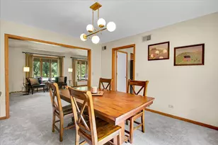 735 Queens Gate Cir, Sugar Grove, IL 60554 - Photo 7
