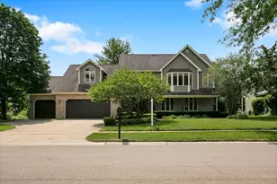 735 Queens Gate Cir, Sugar Grove, IL 60554 - Photo 1