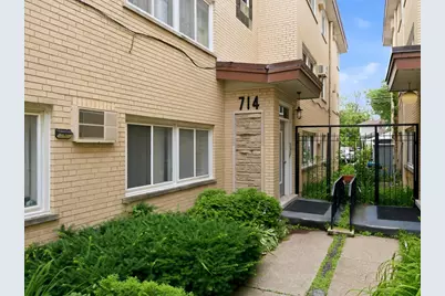 714 N Austin Boulevard #202, Oak Park, IL 60302 - Photo 3
