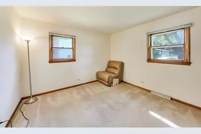249 Sunrise Avenue, Willowbrook, IL 60527 - Photo 9