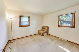 249 Sunrise Ave, Willowbrook, IL 60527 - Photo 9
