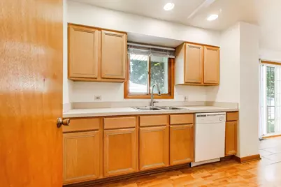 249 Sunrise Avenue, Willowbrook, IL 60527 - Photo 7