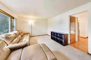 249 Sunrise Ave, Willowbrook, IL 60527 - Photo 3