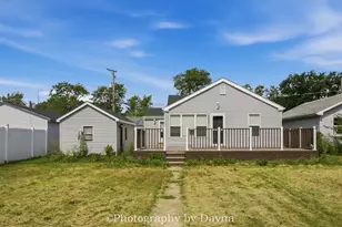 453 N Michigan Ave, Bradley, IL 60915 - Photo 1