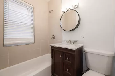7653 S Saint Lawrence Avenue, Chicago, IL 60619 - Photo 15