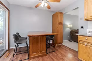 304 S Evergreen Ln, Bloomington, IL 61704 - Photo 7