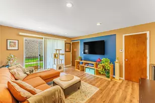 884 S Plum Grove Rd, Palatine, IL 60067 - Photo 5